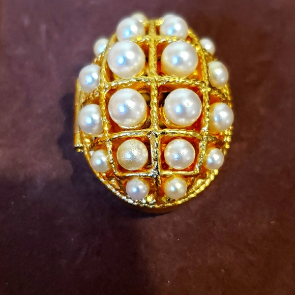 Avon Pearl Ring - Picture 1 of 4